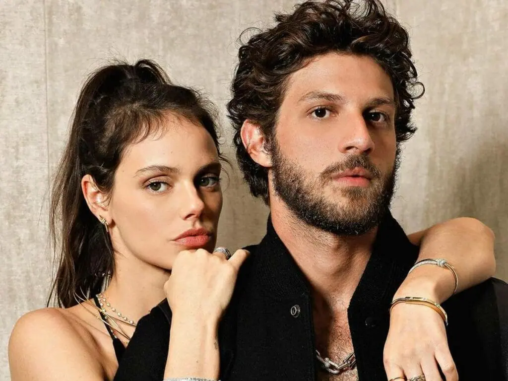 Laura Neiva e Chay Suede