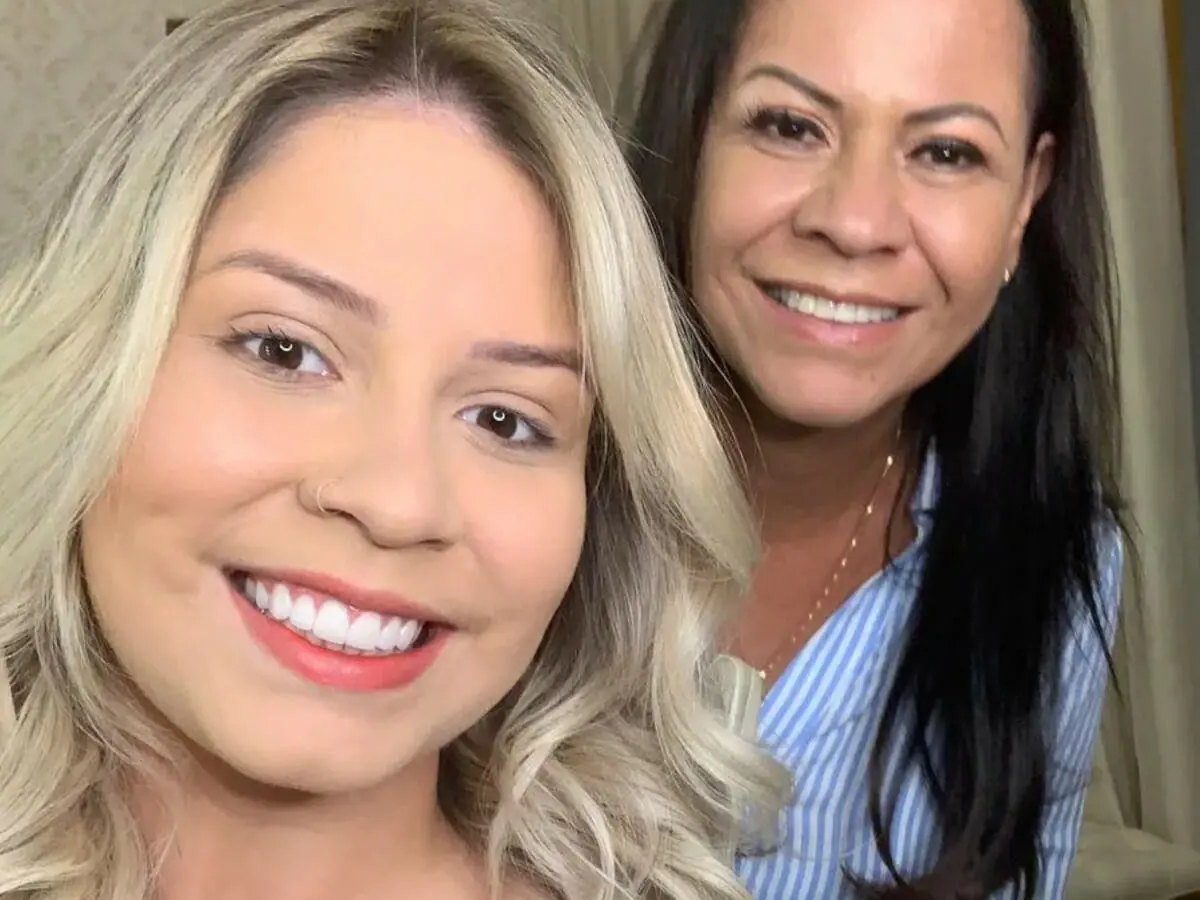 Mãe de Marília Mendonça revela que superou doença após encontro espiritual com a cantora