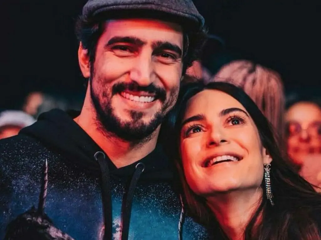 Renato Goés e Thaila Ayala