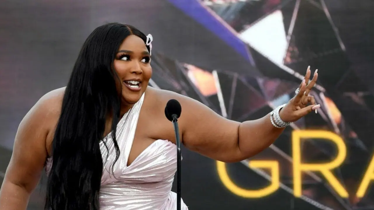 Lizzo revela preconceito em novo documentário: “Ninguém estava tentando contratar uma garota negra gorda”