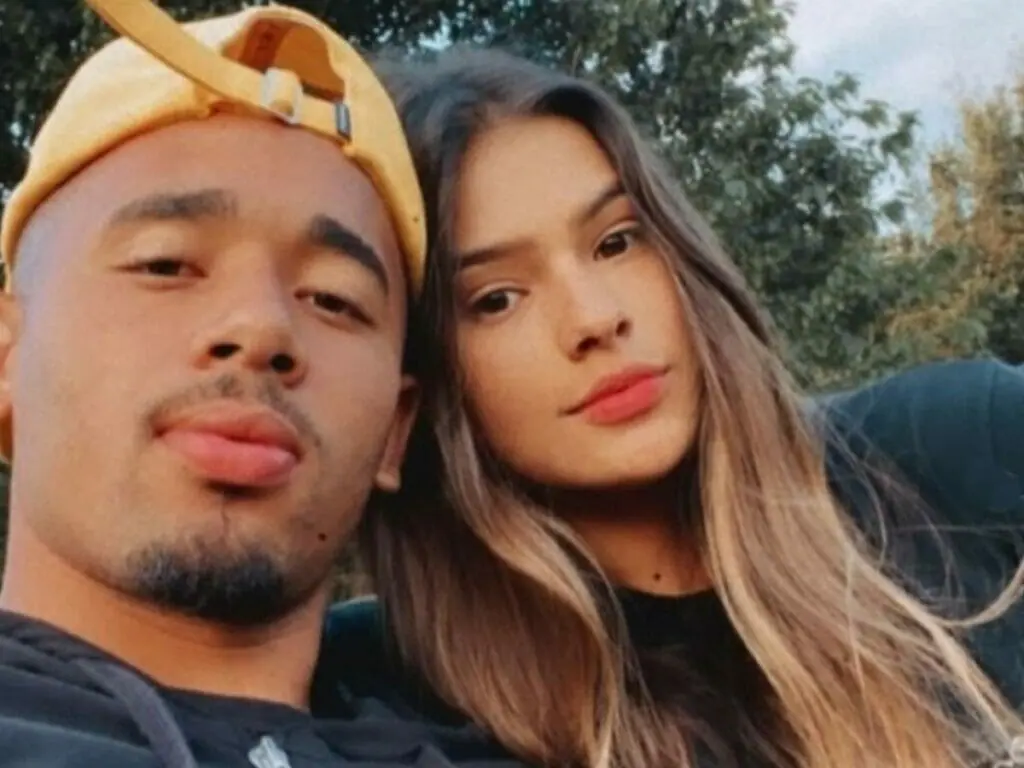 Gabriel Jesus e Raiane Lima