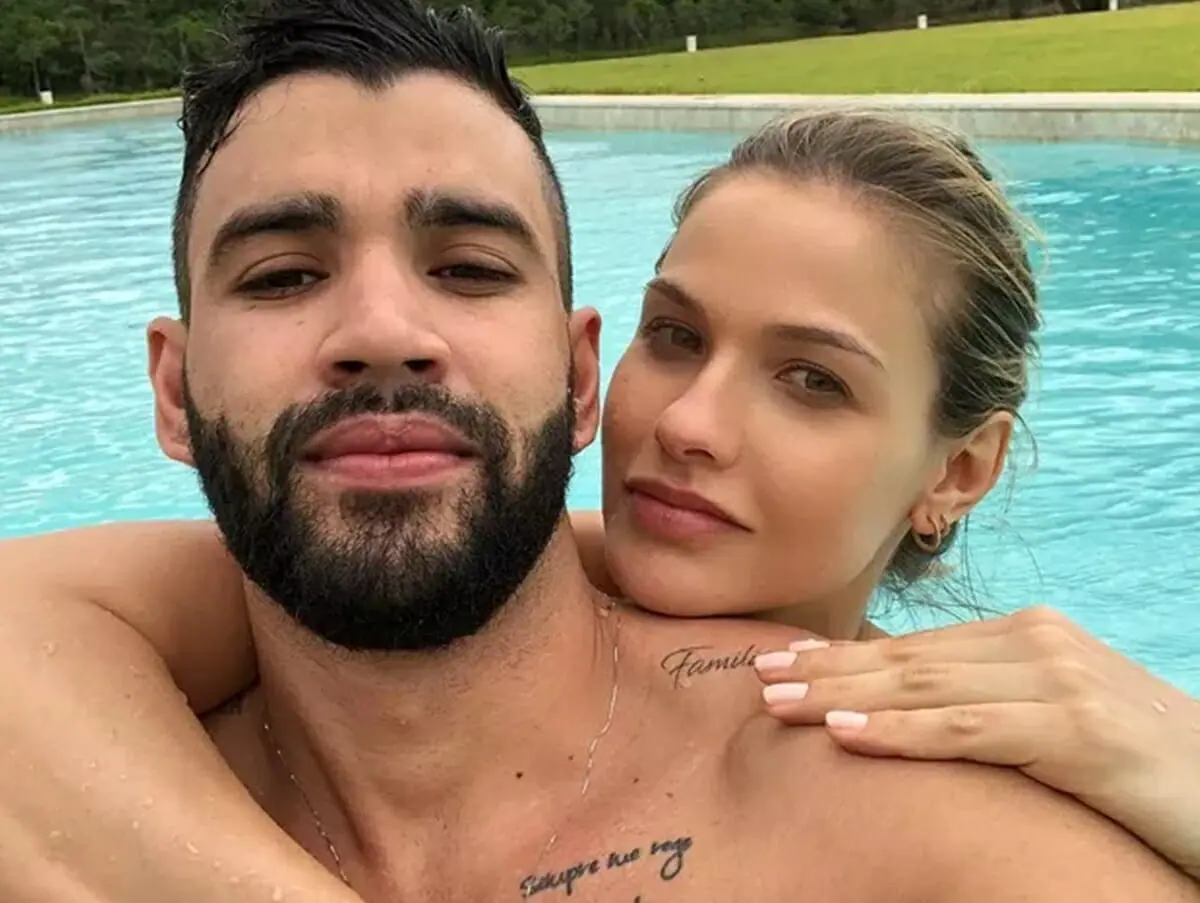 Casal fitness? Gusttavo Lima e Andressa Suita esbanjam boa forma em foto na praia