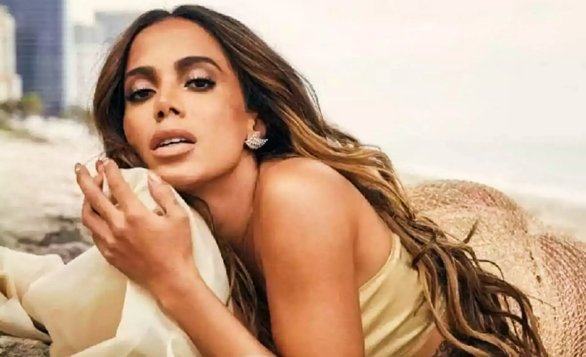 Anitta prepara festança de aniversário e corta da lista alguns “ranços”