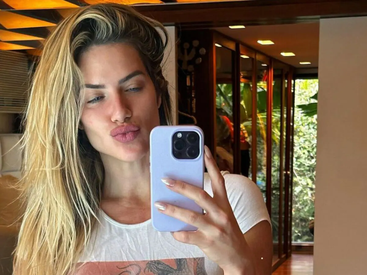 Ai, papai! Giovanna Ewbank dispensa parte de cima, faz topless e atiça fãs na web: “Sextou”