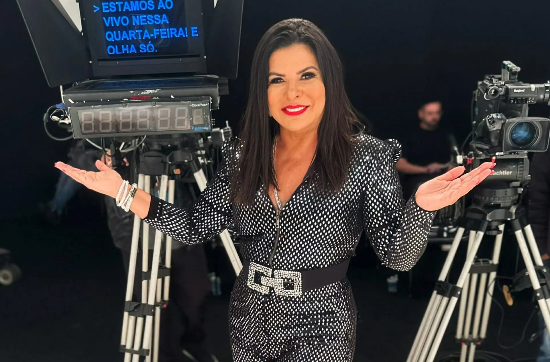 Na RedeTV!, Mara Maravilha dá lição de amor ao expressar seu sentimento de mãe: “Todo filho precisa nascer do coração”