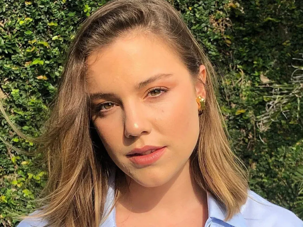 Alice Wegmann lamenta morte de cachorrinha