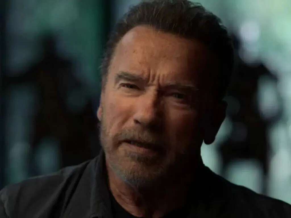 Arnold Schwarzenegger assume ter assediado mulheres no passado: ‘Foi errado’