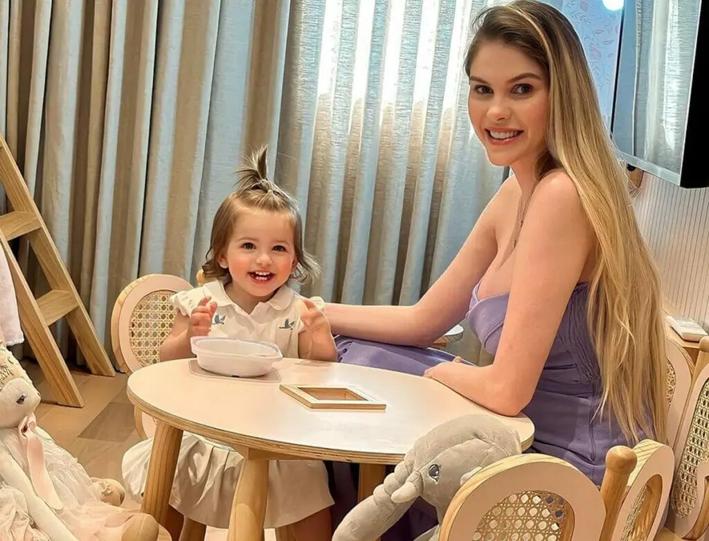 Bárbara Evans e filha