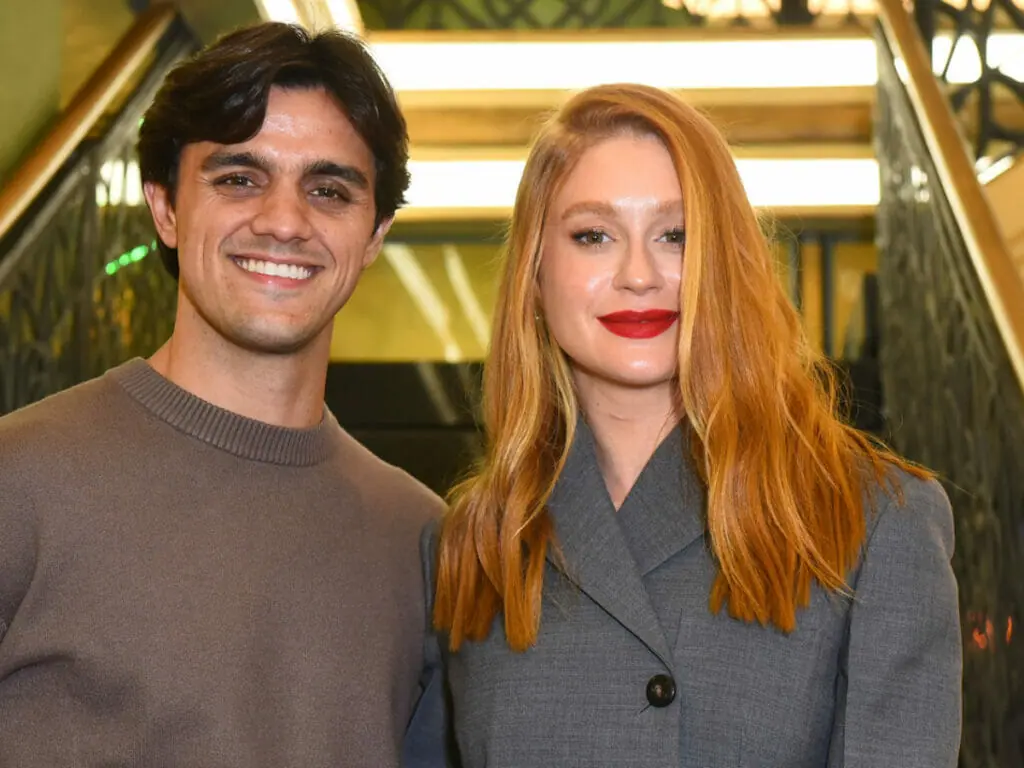 Felipe Simas e Marina Ruy Barbosa