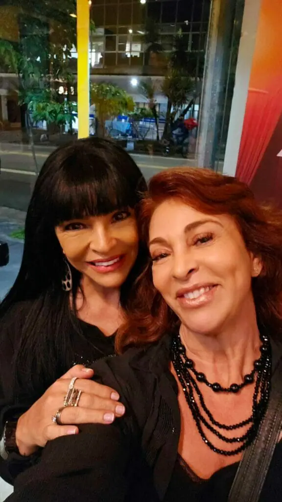 Vida Vladd e Raquel Auzier se reencontram no teatro