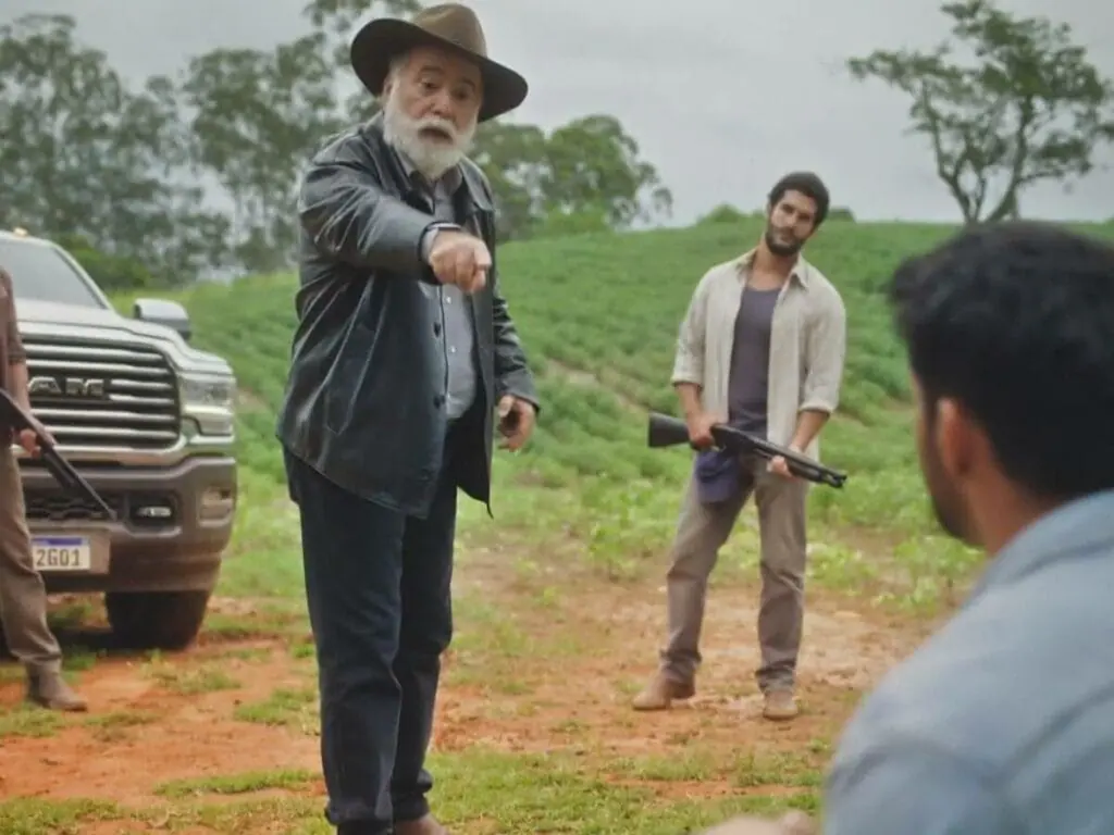 Tony Ramos e Cauã Reymond em cena de 'Terra e Paixão'