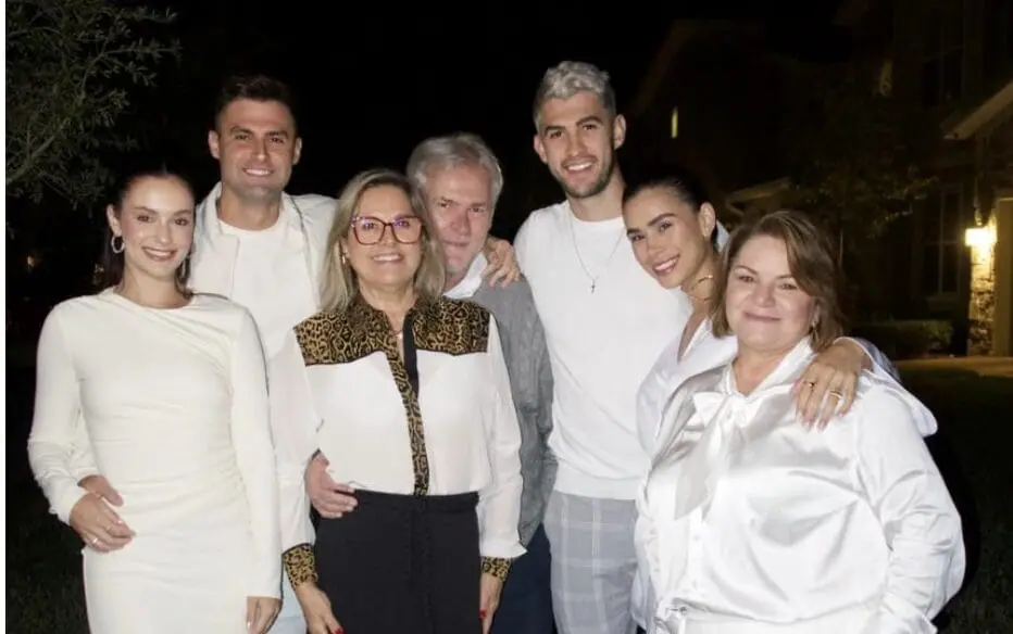 Youtuber Rezende passa Reveillon com a Família em Orlando nos Estados Unidos