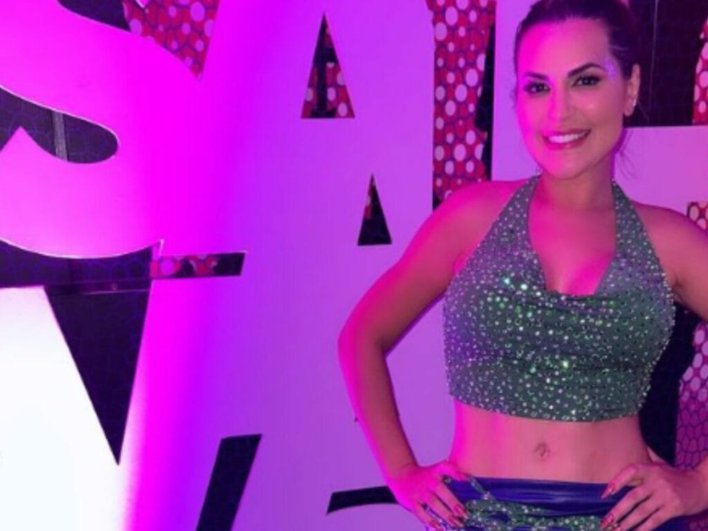 Deolane Bezerra