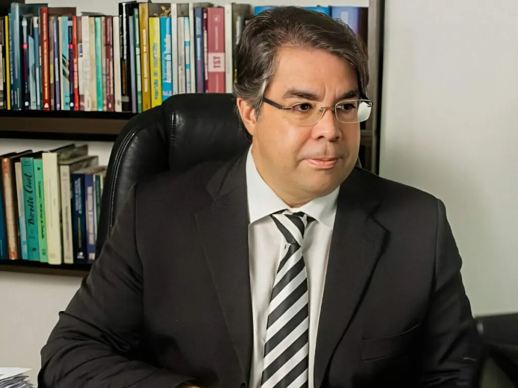 Dr. Rafael Fernandes