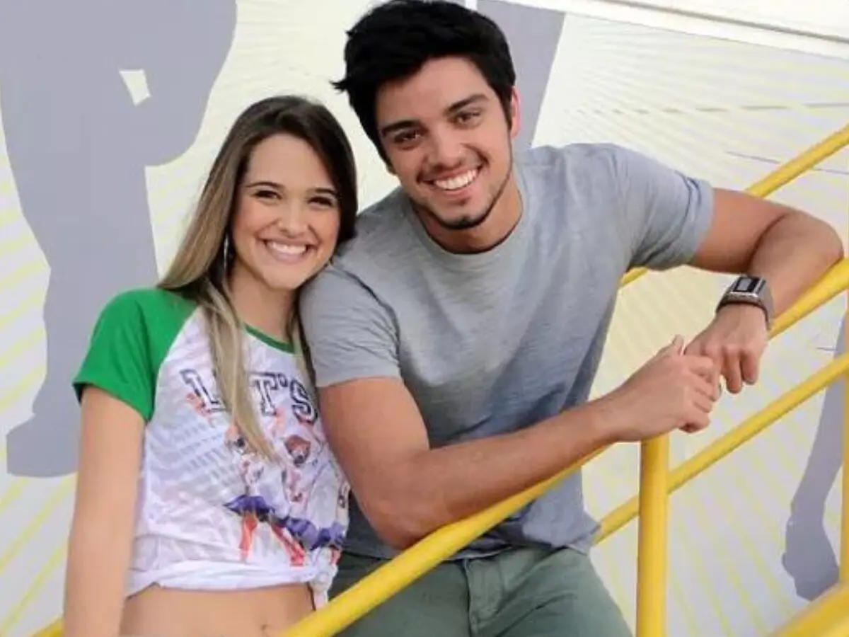 Juliana Paiva e Rodrigo Simas