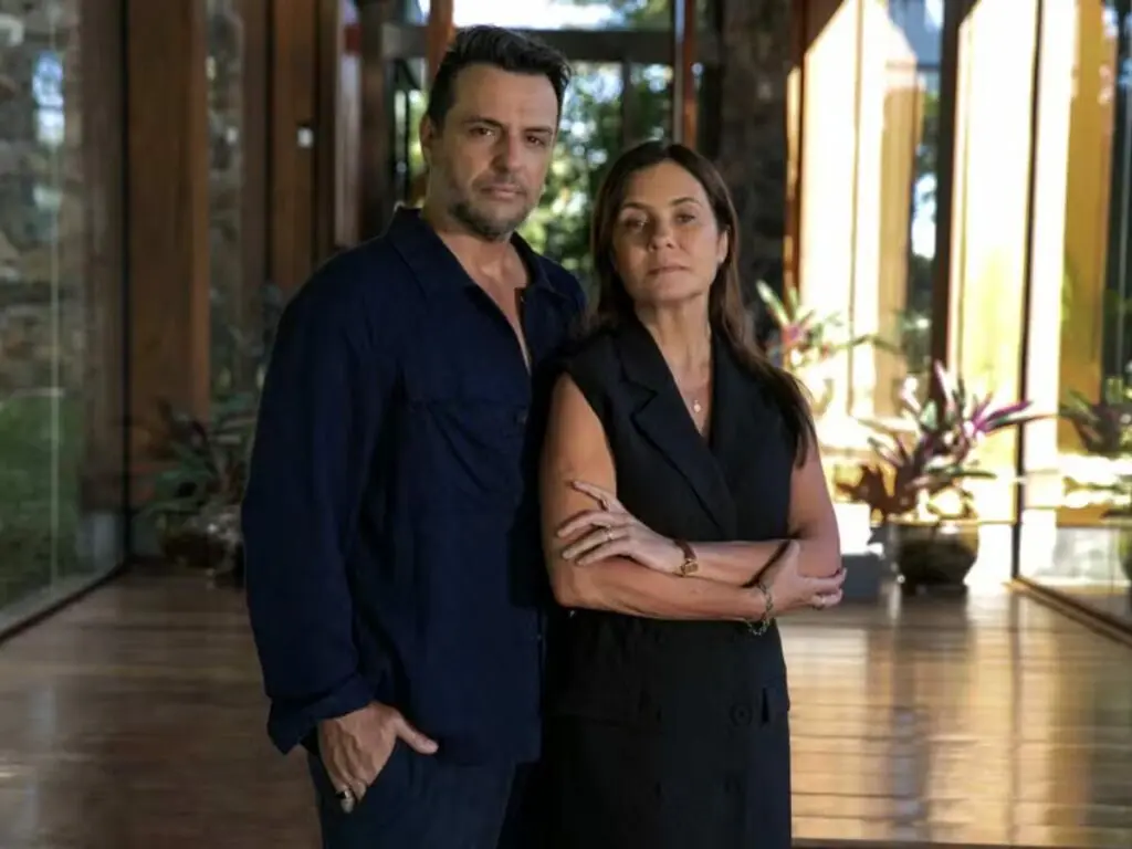 Rodrigo Lombardi e Adriana Esteves como Molina e Mércia em 'Mania de Você'