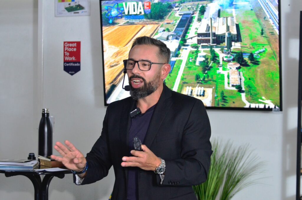 CEO da Athon S/A, Ricardo Santos Ferreira, transforma vidas com Método Vida Athomica