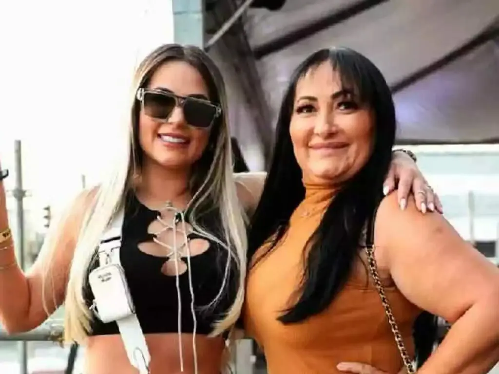 Deolane Bezerra e a mãe, Solange