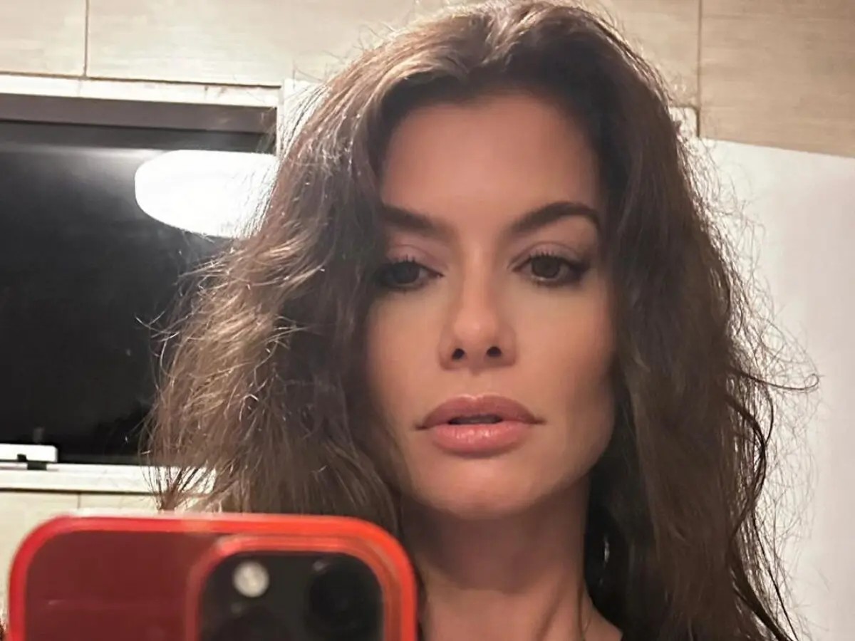 Alinne Moraes surge nua em ensaio deslumbrante e recebe elogios: “Espetacular”