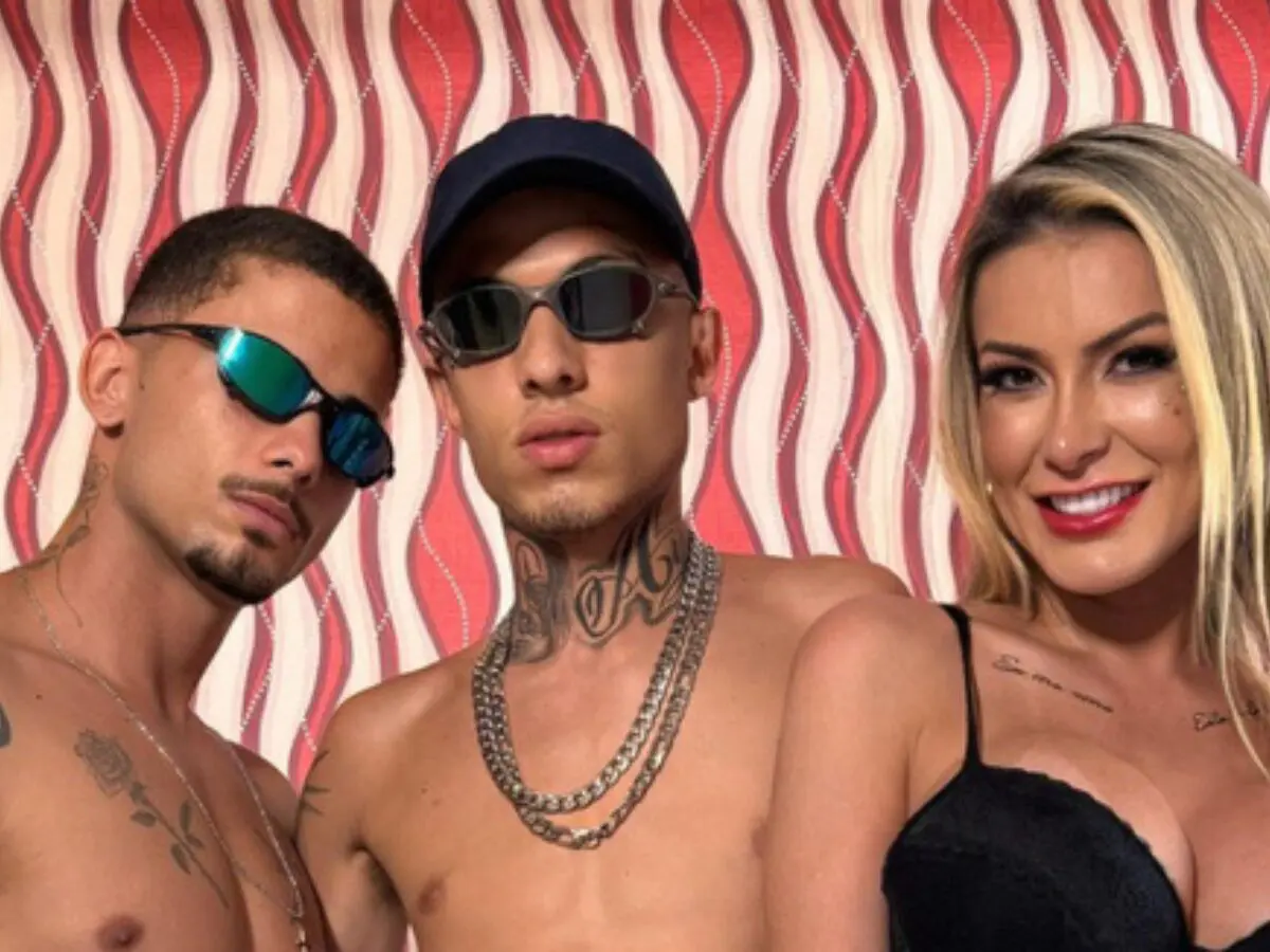 Andressa Urach grava com casal gay