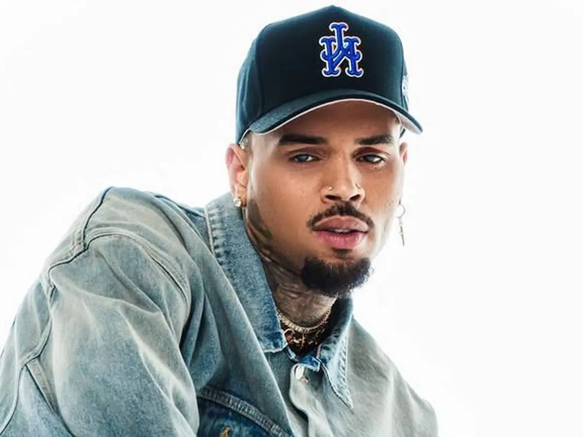 Chris Brown teve nudes vazados na web e chocou fãs com o ‘tamanho’: “Nem tava excitado”