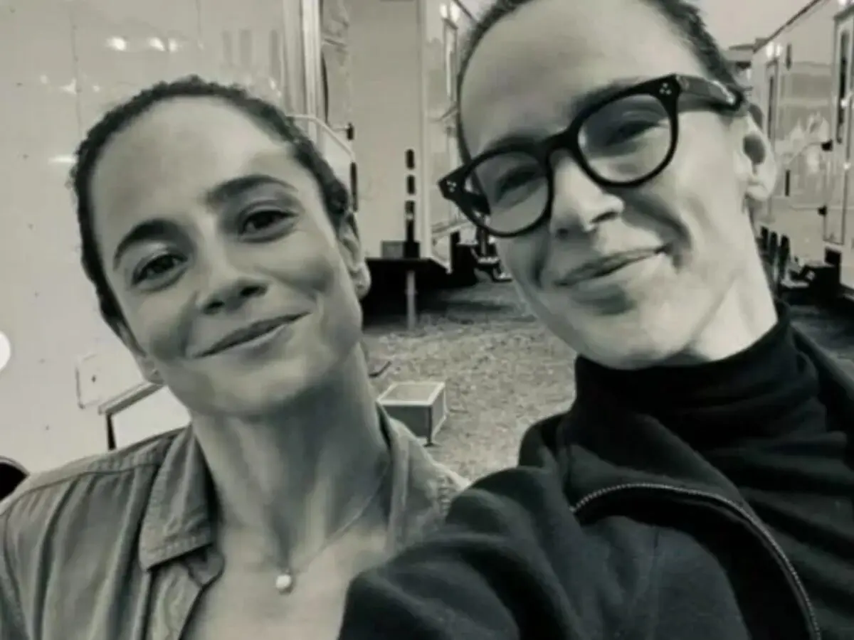 Alice Braga se declara à namorada produtora de Ainda Estou Aqui: 'Orgulho'