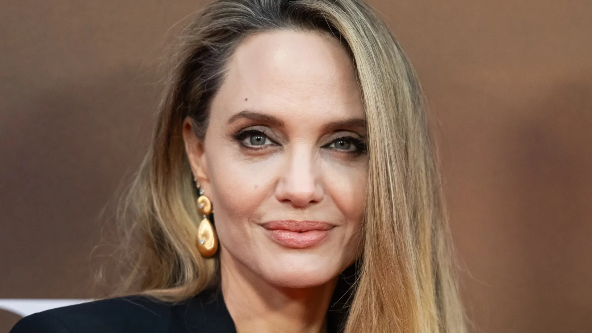 Angelina Jolie abre o jogo sobre o que pensa das redes sociais