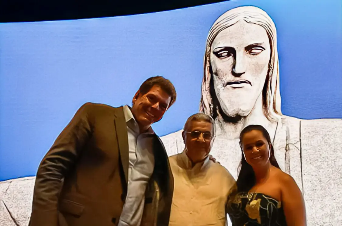 Luxo e Futebol: Luciana Scherpel e Alexandre Accioly Reimaginam a Premiação do Carioca 2025